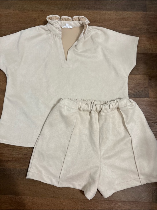 THML Other - THML Women’s Faux Suede 2 Piece Short Set Ruffle Mock Neck Top & Shorts Size L